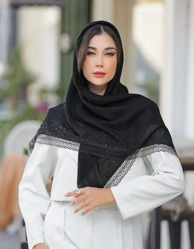 روسری درختی دانتل نگین در 4 طرح و 2 مدل گیپور