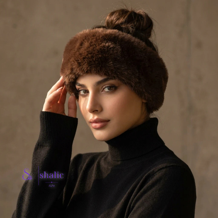 مدل هد بند قهوه ای روی سر