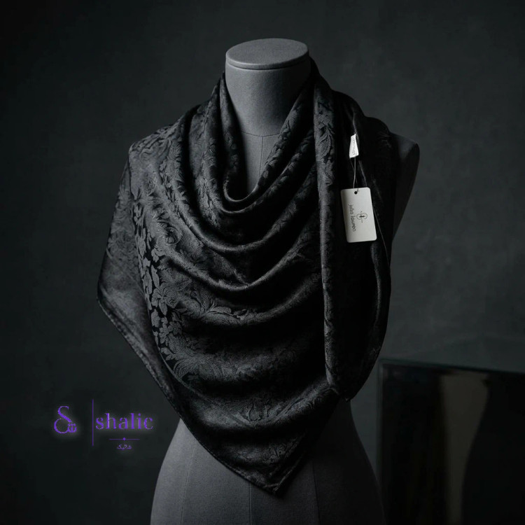 روسری ژاکارد مشکی مات طرحبندی دار