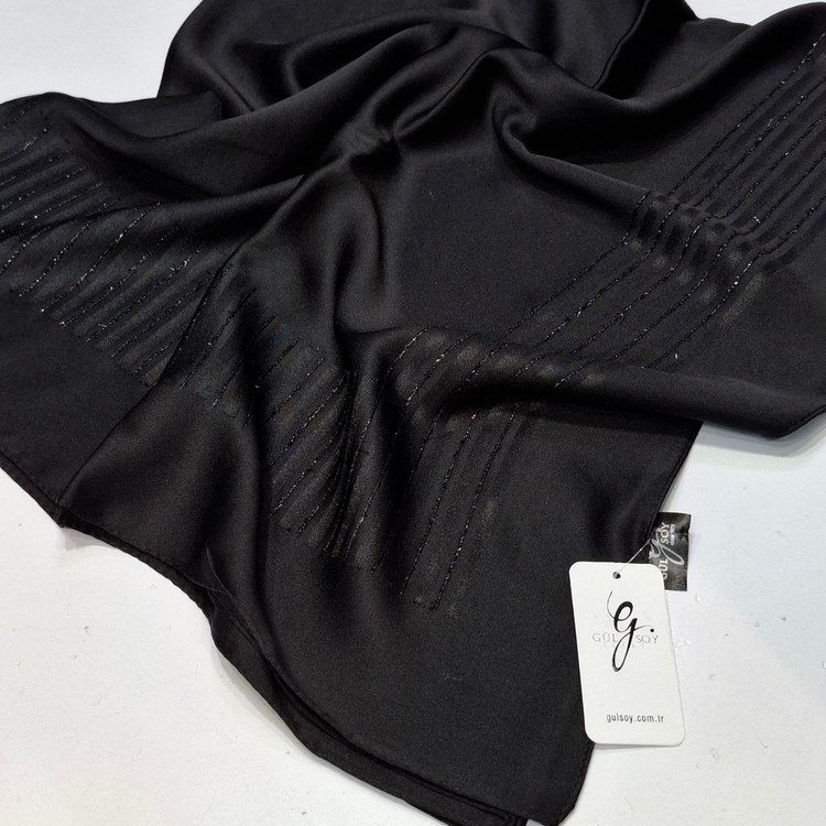 روسری ساتنطرحدار حاشیه در 3 طرح