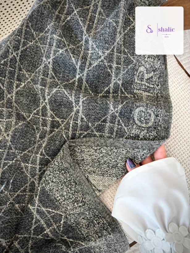 روسری پاییزه موهر دیور خطی رنگ سدری